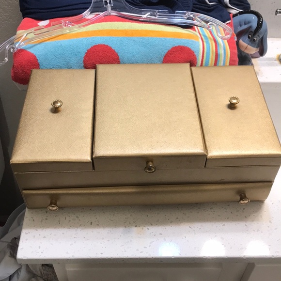 Buxton Storage & Organization Vintage Lady Buxton 4 Tier Gold